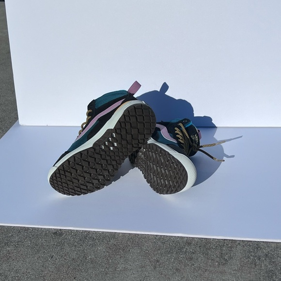 Vans Ultrarange Tennis Shoes - Picture 13 of 13